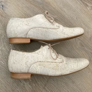 Sydney Brown Cork Loafers Sz 6